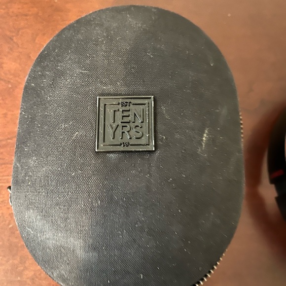 Beats Studio 3 wireless headphones. - Picture 2 of 3